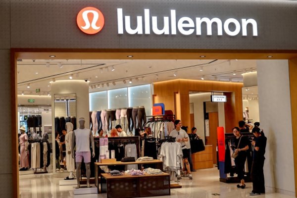 世界杯下单平台 告别“内战”, lululemon迎来更难的复苏之战